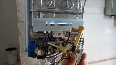 Cómo reparar un calentador de agua que no enciende