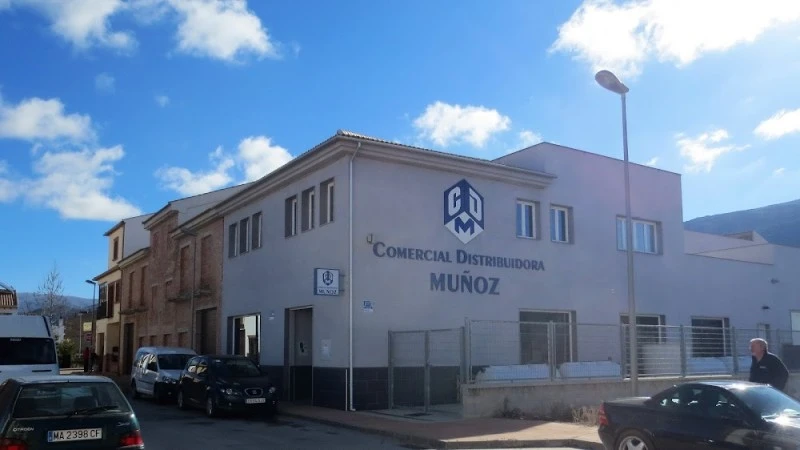 COMERCIAL Y DISTRIBUIDORA MUÑOZ