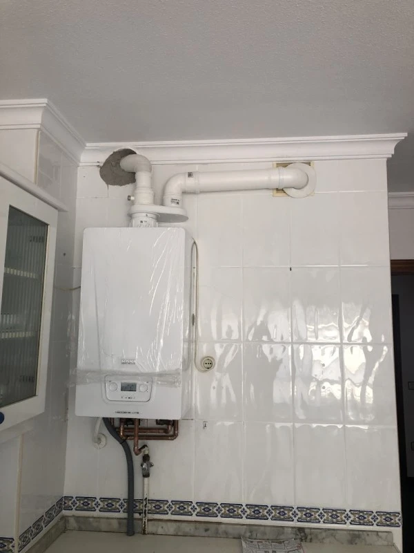 Fontanería - Gas - Calefacción. Instalaciones de la Fuente