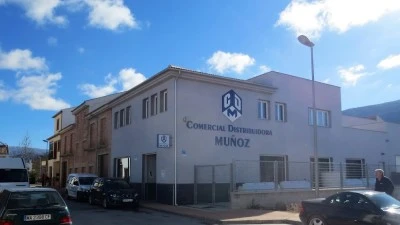 COMERCIAL Y DISTRIBUIDORA MUÑOZ