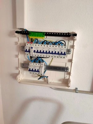 Electricidad , fontanería y Climatización. Instalaciones Ruiz