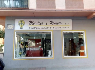 ELECTRICIDAD Y FONTANERIA (MDC)