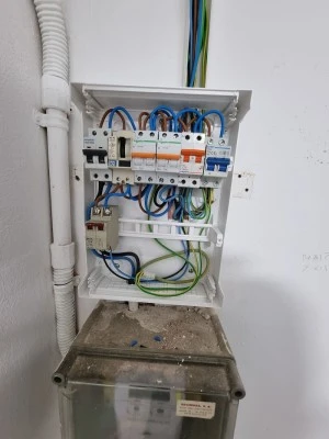 Electricista, Lampista y Fontanero URGENCIA 24/7