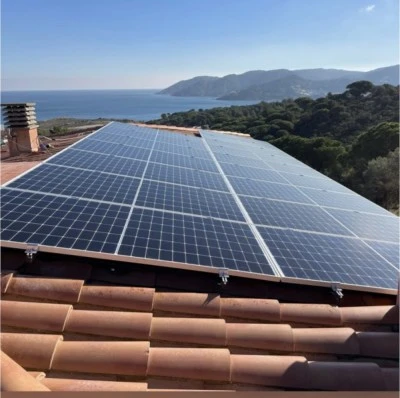 Elektrocoll Casti S.L. Instalaciones de agua, luz, climatización, placas solares. Horas concertadas.