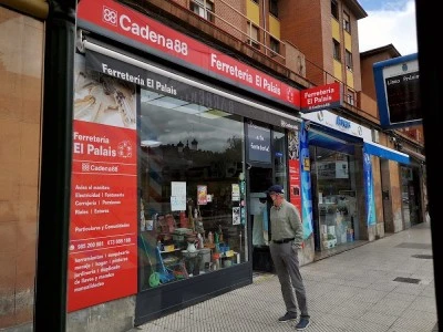 FERRETERÍA EL PALAIS, La casa del manitas. MANITAS OVIEDO.