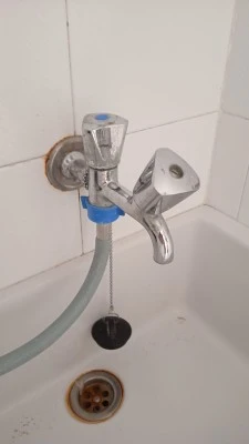 Fontanería Y Saneamiento Pley