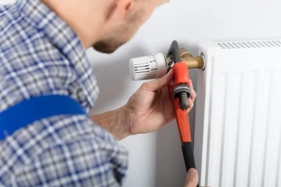 Lampistería Toni Serradell, servicios de lampistería, instalaciones y reparaciones de electricidad y fontanería en Girona
