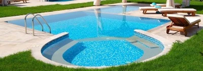Piscina y Jardín Salobreña