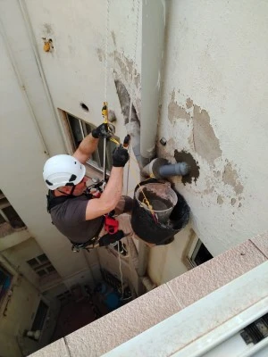 Raúl fenoll Fontanería electricidad , trabajos verticales y otros servicios del hogar