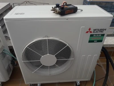 Xavi Termes/ INSTALTERM Boletines e Instalaciones Electricidad Agua Gas Aire Acondicionado